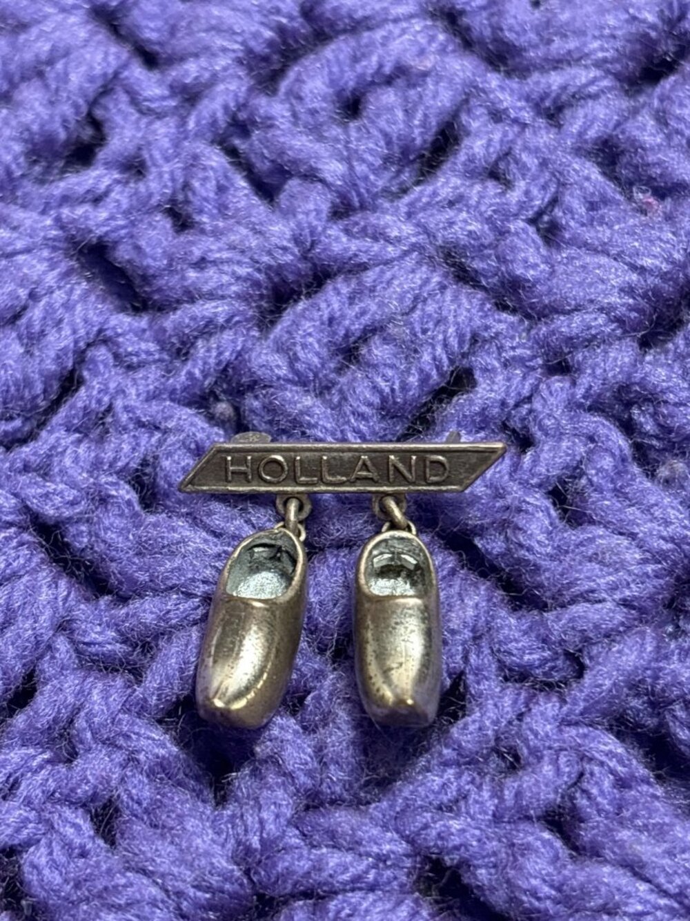 Vintage Holland Silvertone Dangle Clogs Charm Brooch Pin 1 inch Overall Wear